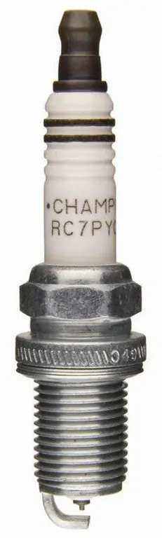 Champion - 3340 - RC7PYCB4 Platinum Power Plug