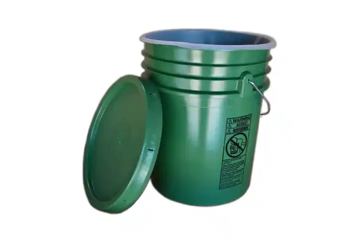 5 Gallon Polyethylene Container w/ Lid and Liner