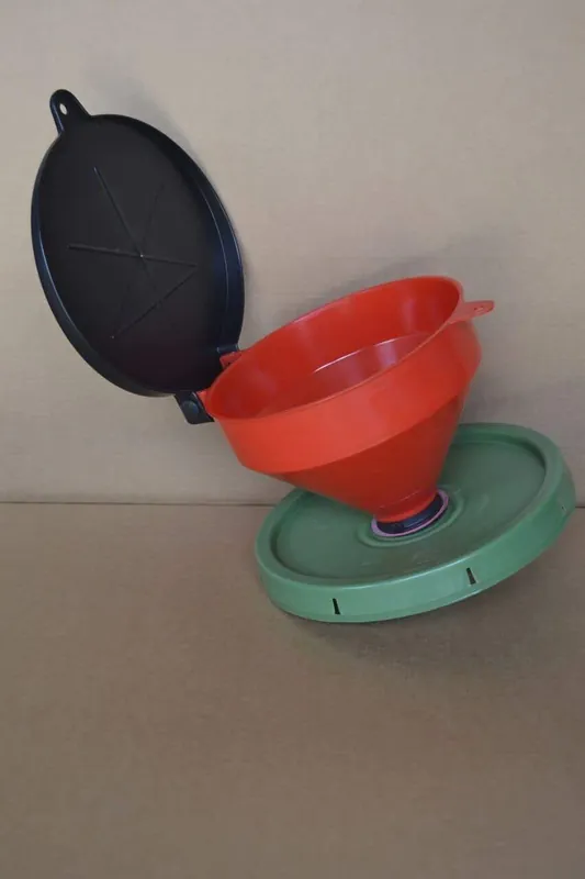 H2O Dry™ Funnel w/lid