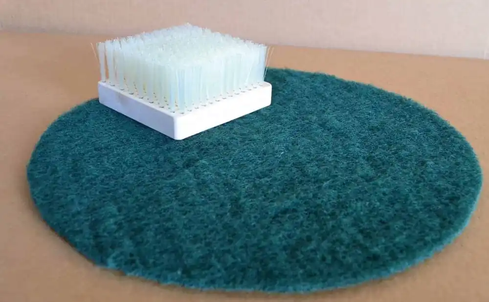 Basin Splash Pad w/ Brush for Little Squirt & Solvent Squirt Cleaning Station