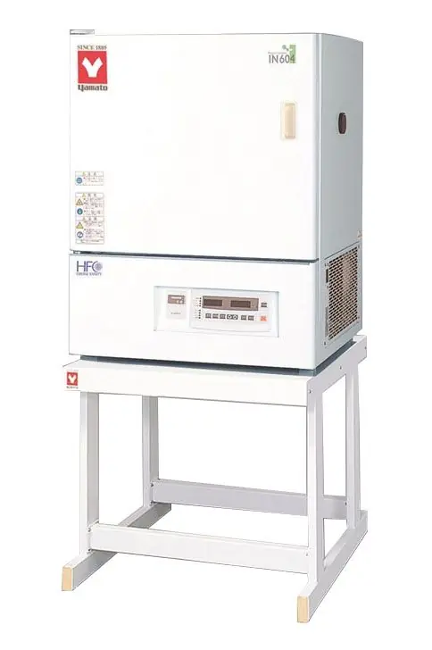Yamato IN-604 115V Programmable Chilling Incubator, 143 Liter Capacity