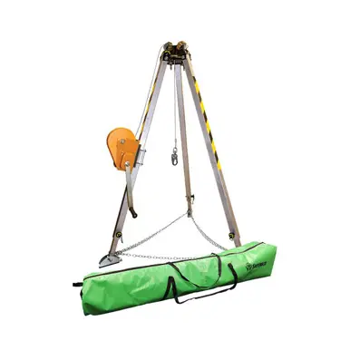 Safewaze 019-11001 - 7‘ Adjustable Tripod Kit with 65‘ Material Winch and Storage Bag